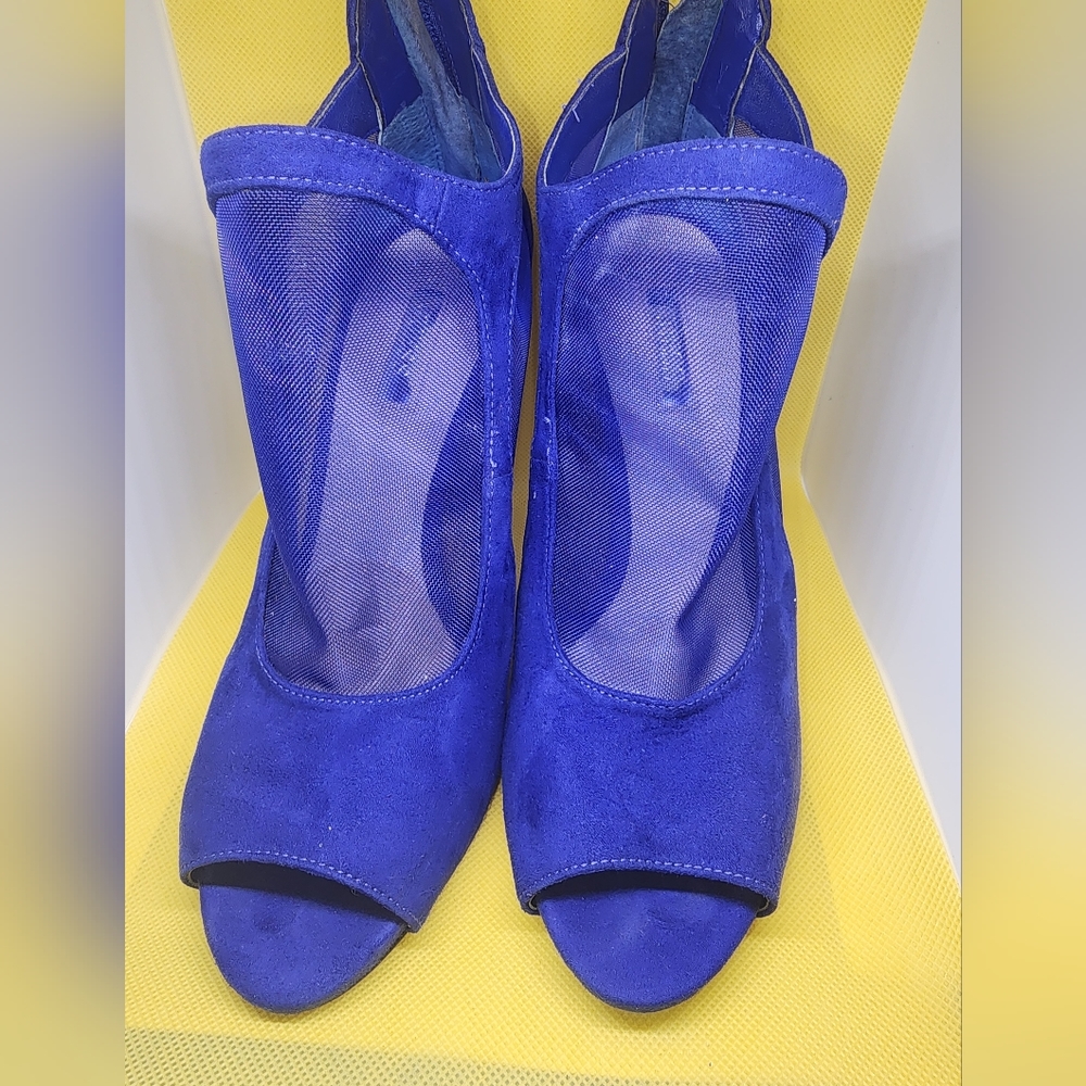 Bootie, 4 inch heel, Guess, Royal Blue